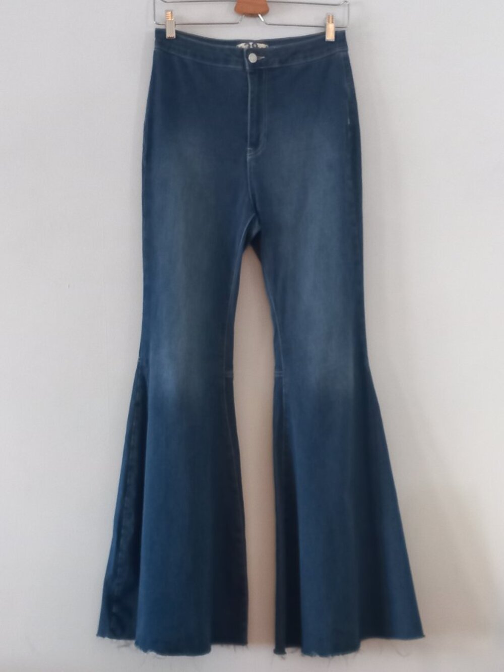 WE THE FREE (FREE PEOPLE) bell bottom jeans